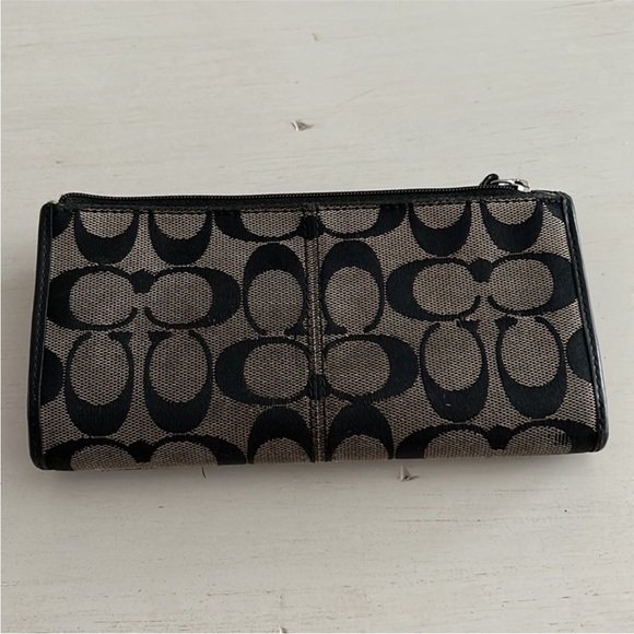 Vintage Coach Ashley Jacquard and Leather Vintage Wallet - Picture 6 of 9